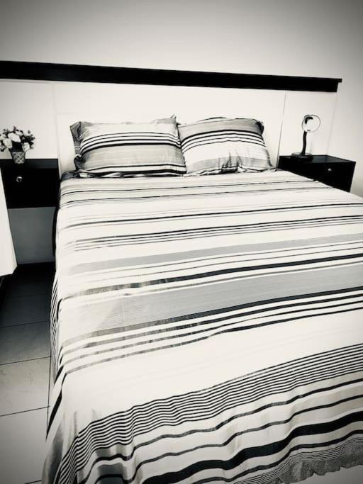 Stayhere! Fique Aqui! Apartamento 2/4 Mobiliado No Costa Azul :-) サルバドール エクステリア 写真